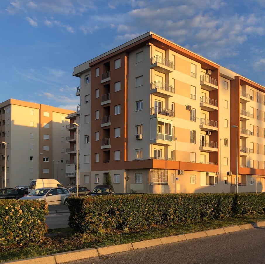 Apartment פודגוריצה מראה חיצוני תמונה